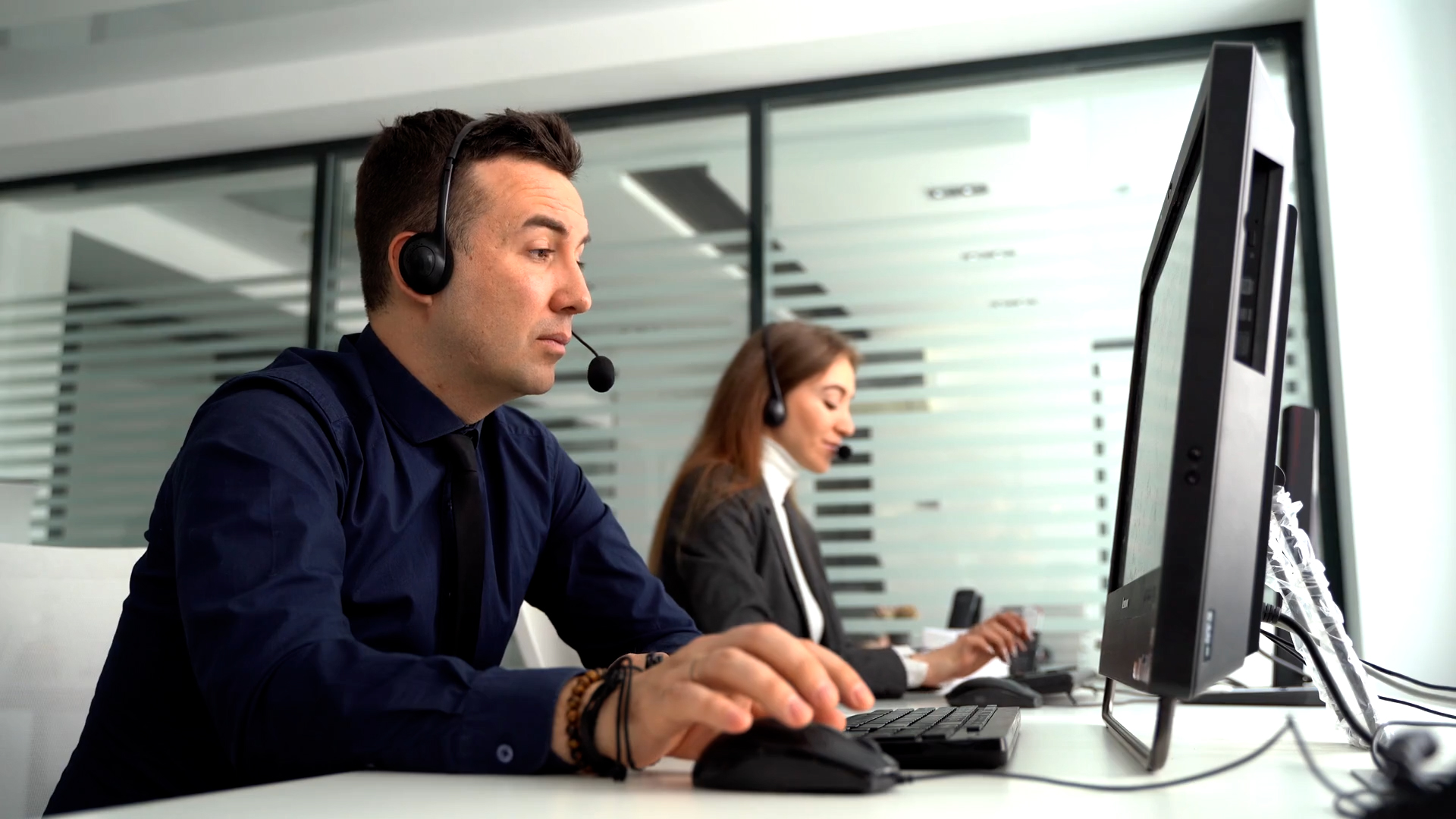 Muddled Libraによる多段階サイバー攻撃に対するグローバル ビジネスの防御